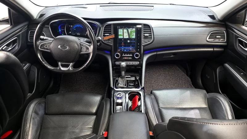 Renault SM6