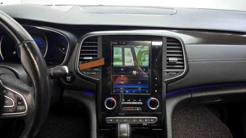Renault SM6