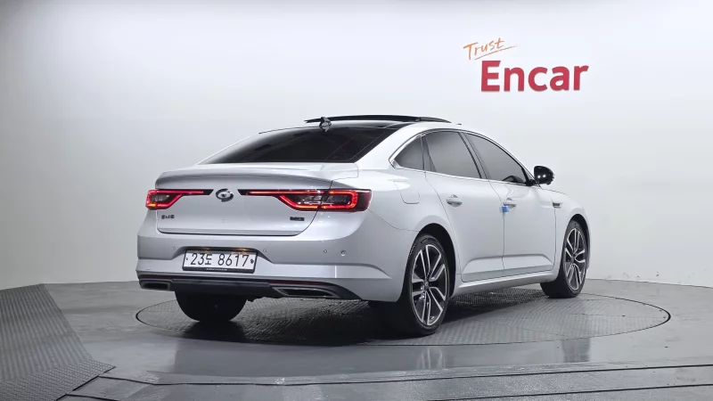 Renault SM6