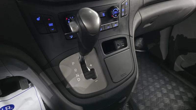 Hyundai Grand Starex