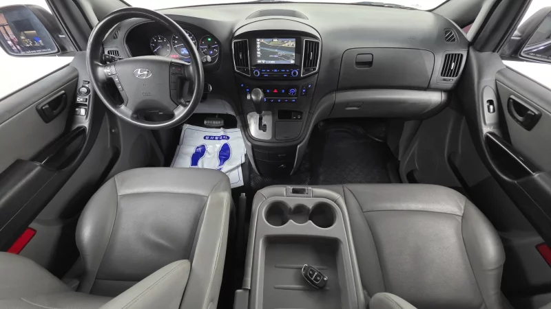 Hyundai Grand Starex