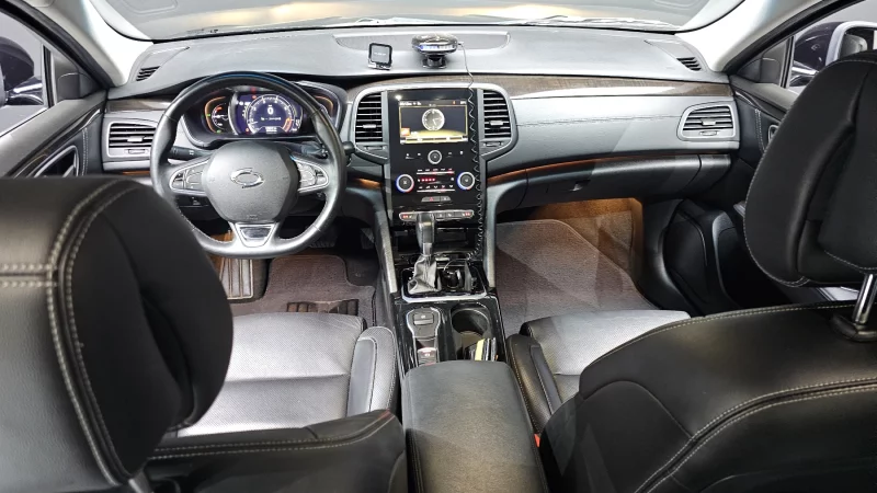 Renault SM6