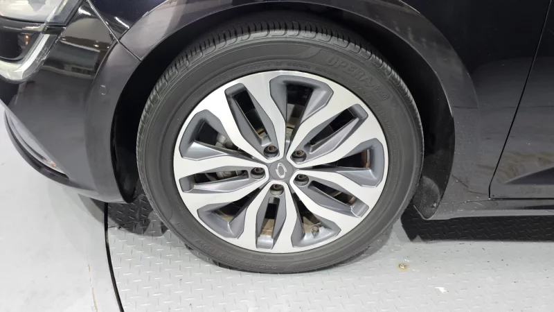 Renault SM6