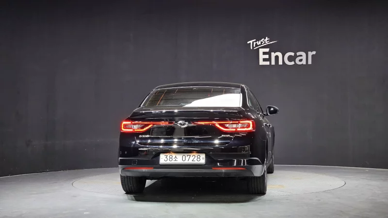 Renault SM6