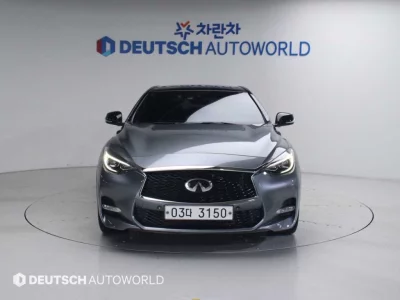 Infiniti Q30
