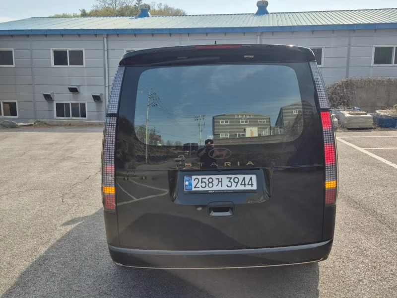 Hyundai Staria