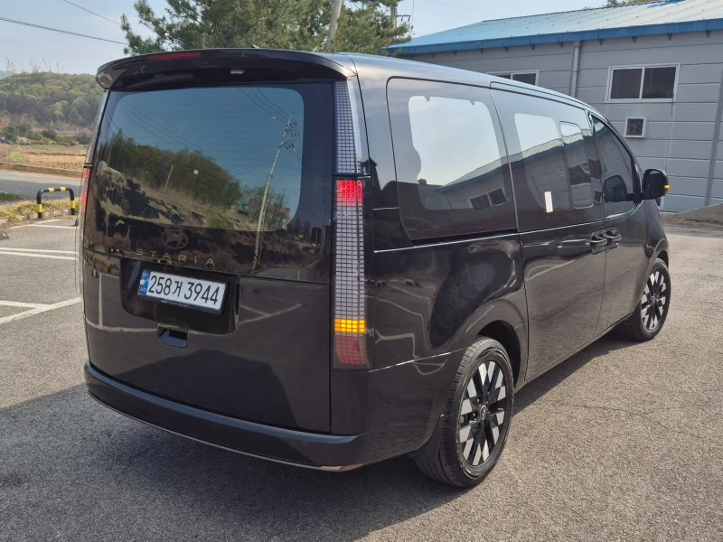 Hyundai Staria