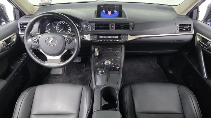 Lexus CT200h
