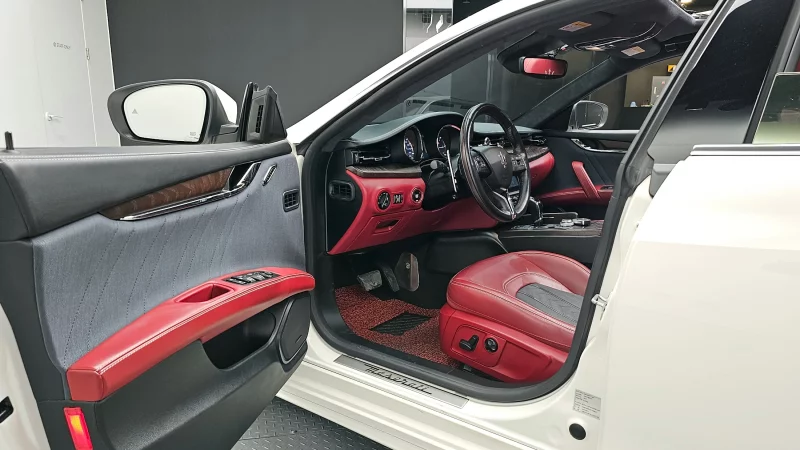 Maserati QUATTROPORTE