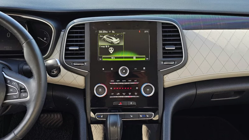 Renault SM6