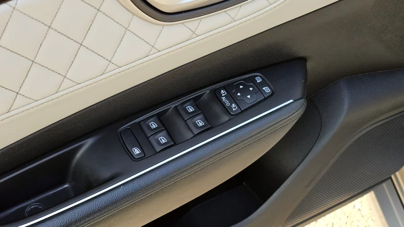 Renault SM6