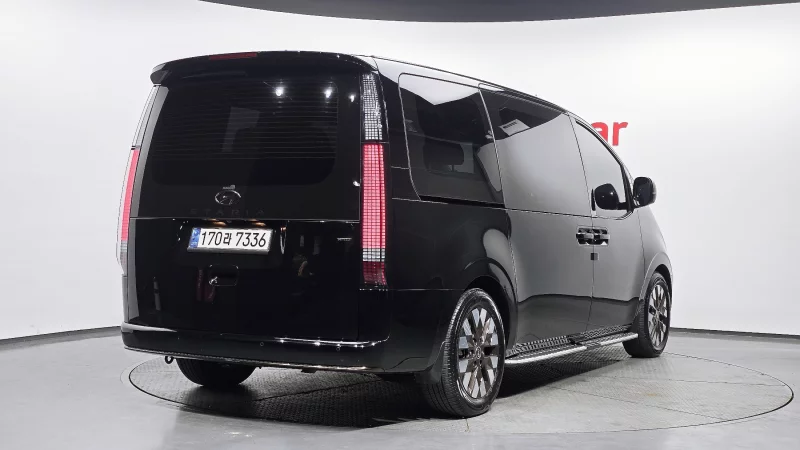 Hyundai Staria