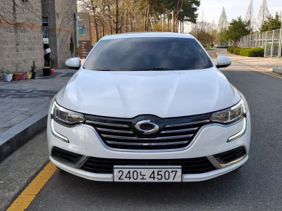 Renault SM6