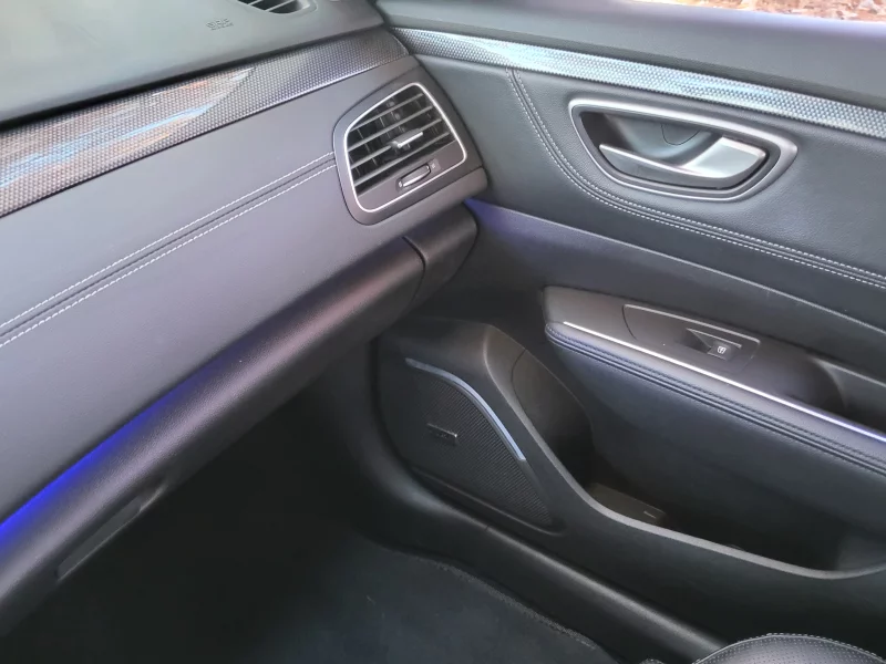 Renault SM6