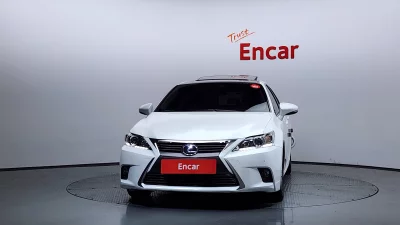 Lexus CT200h
