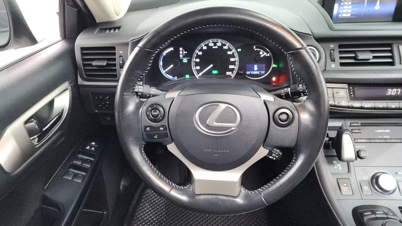 Lexus CT200h
