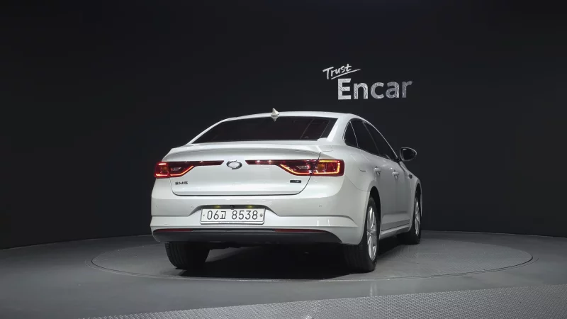Renault SM6