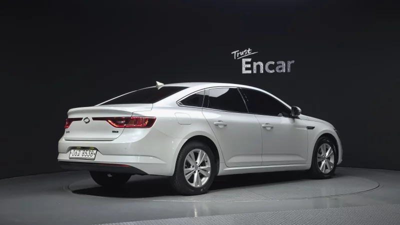 Renault SM6