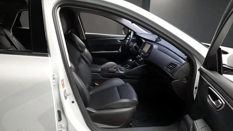 Renault SM6