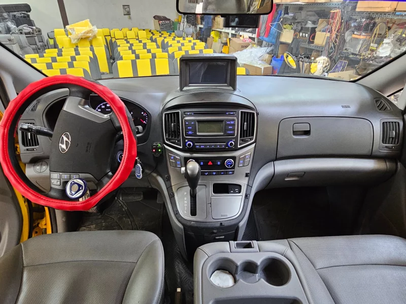 Hyundai Grand Starex