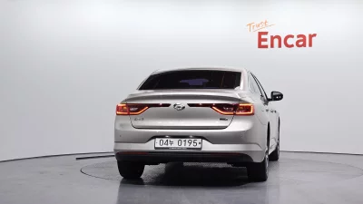 Renault SM6