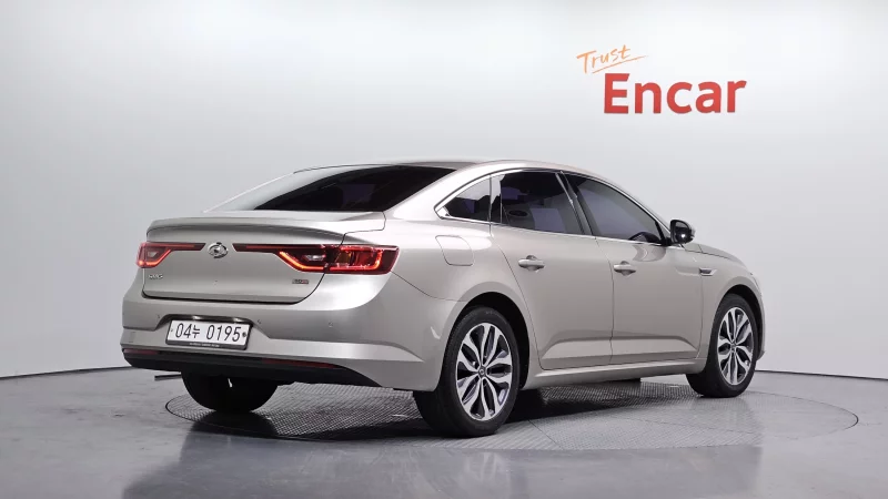 Renault SM6