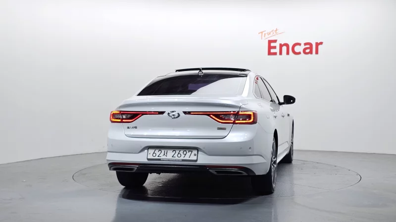 Renault SM6