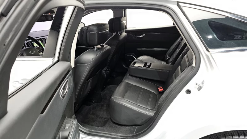 Renault SM6