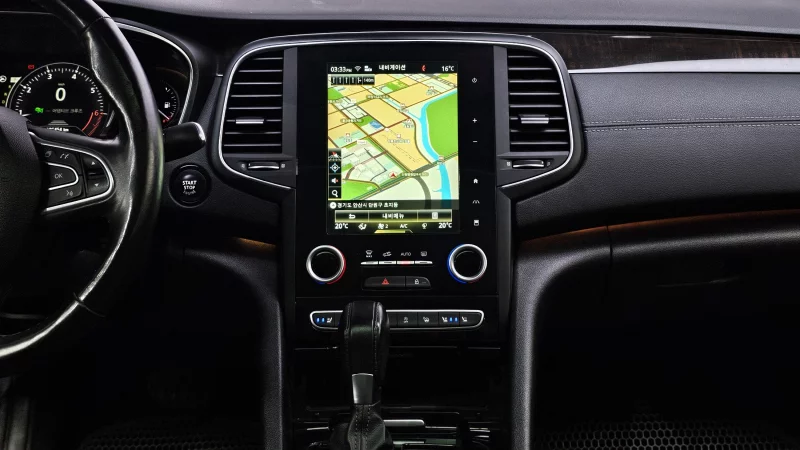 Renault SM6
