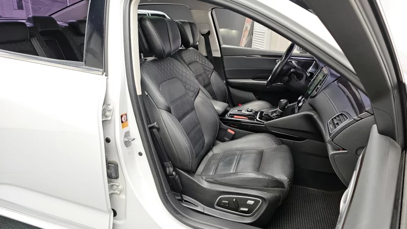 Renault SM6