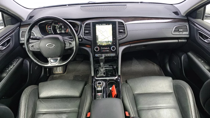 Renault SM6