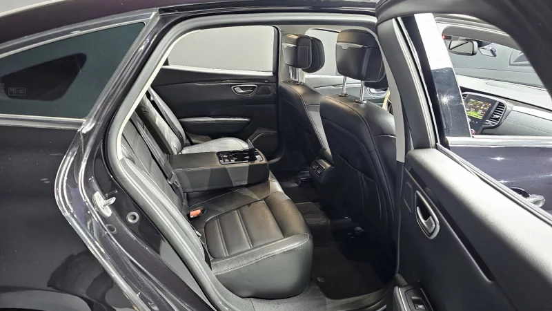 Renault SM6