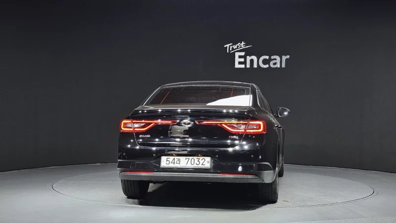 Renault SM6