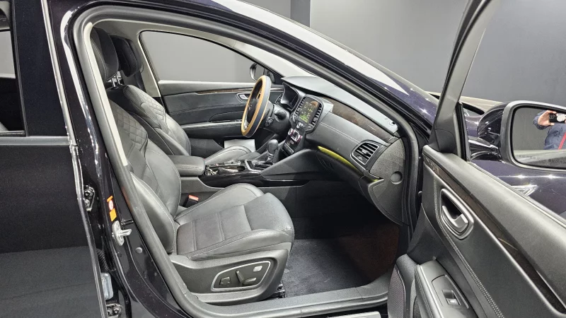 Renault SM6