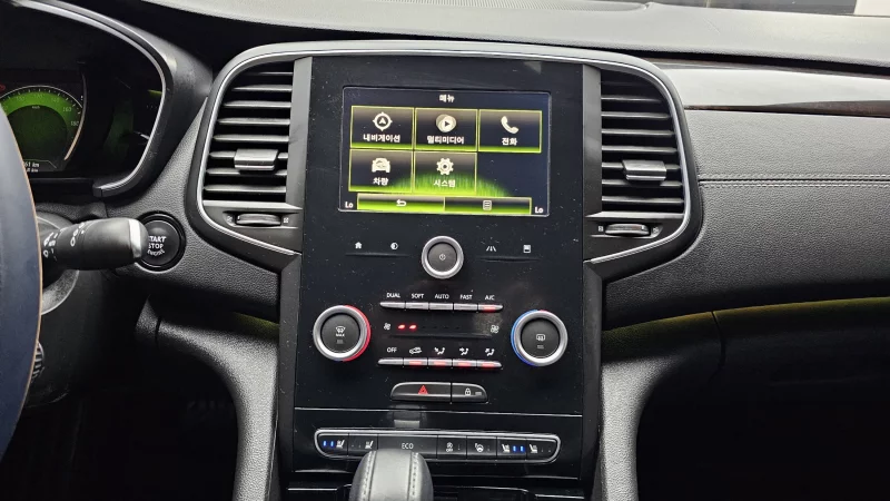 Renault SM6