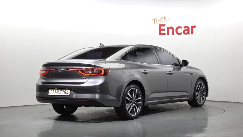 Renault SM6