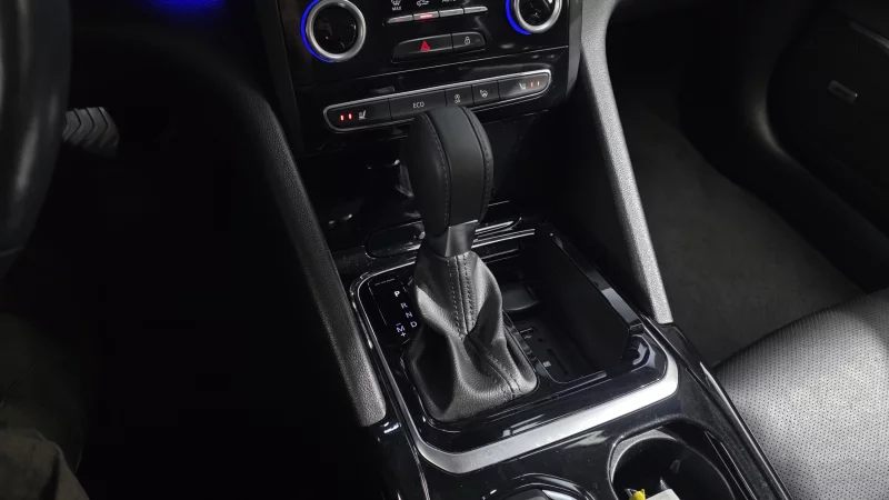 Renault SM6