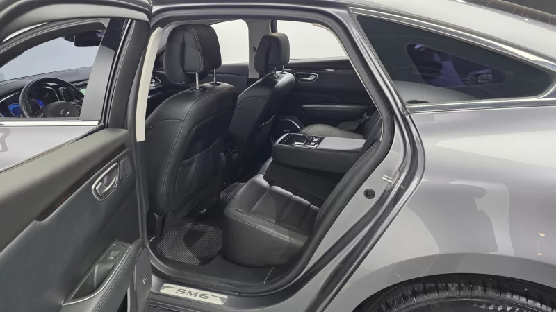 Renault SM6