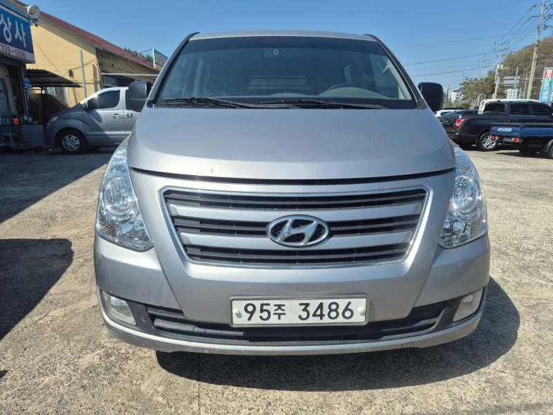 Hyundai Grand Starex