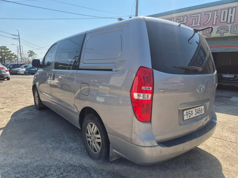 Hyundai Grand Starex