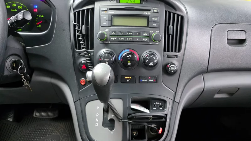 Hyundai Grand Starex