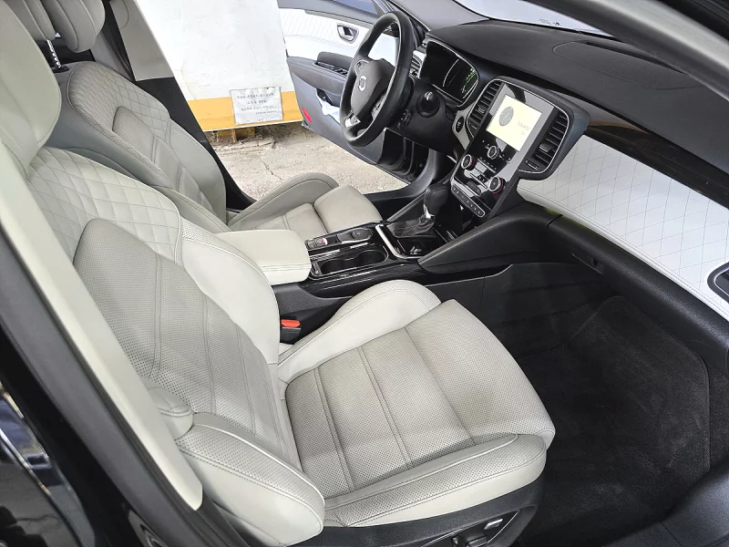 Renault SM6