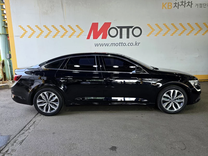 Renault SM6