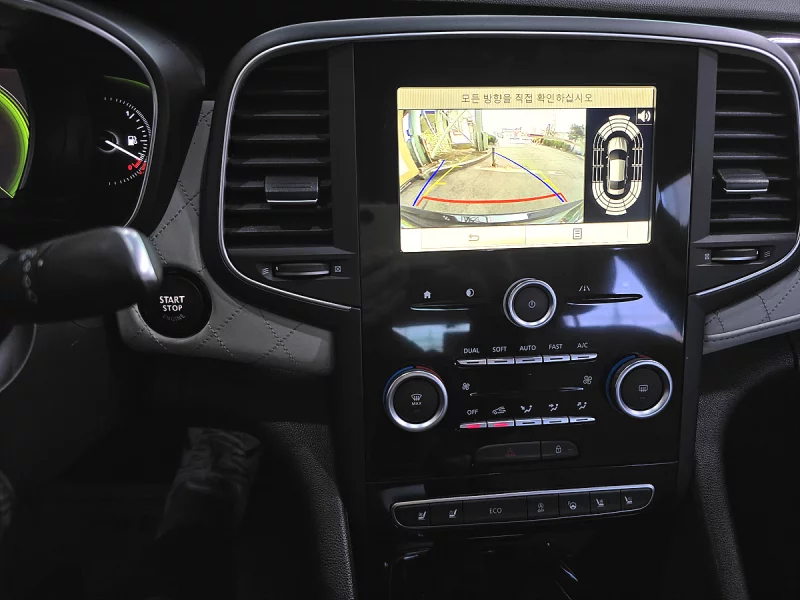 Renault SM6