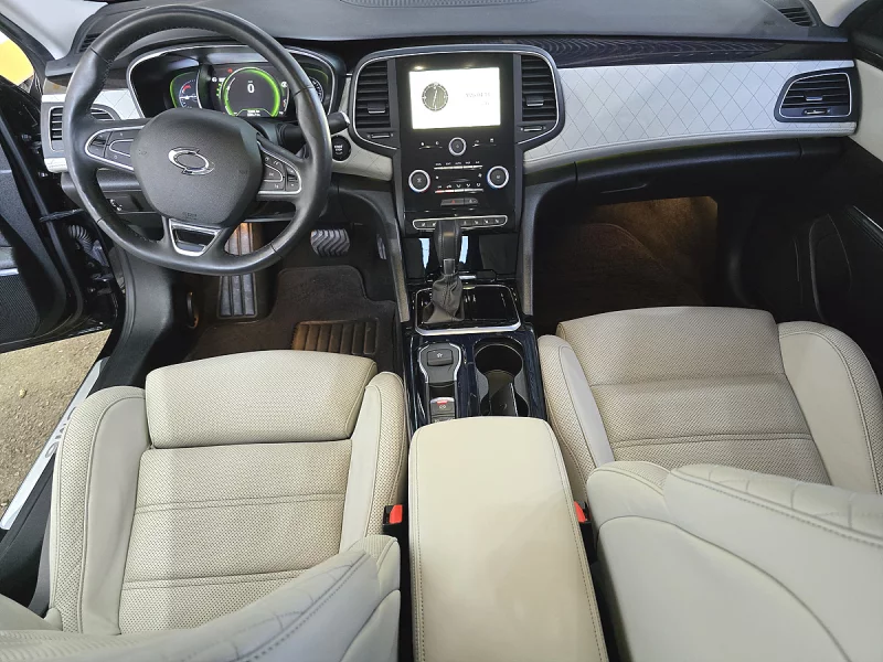 Renault SM6