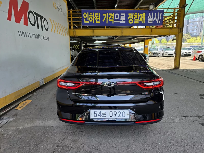 Renault SM6