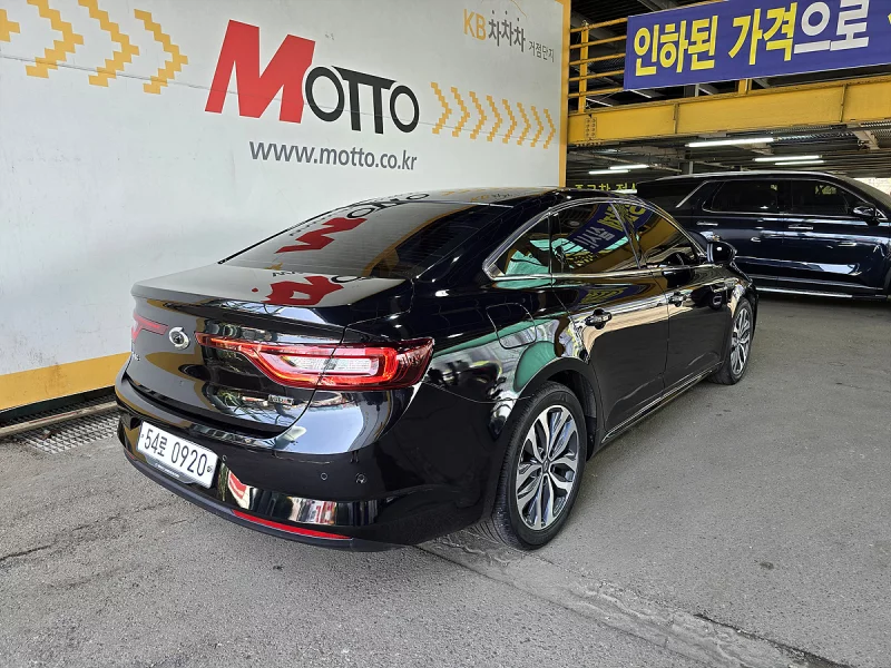 Renault SM6