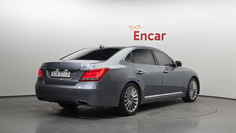 Hyundai Equus