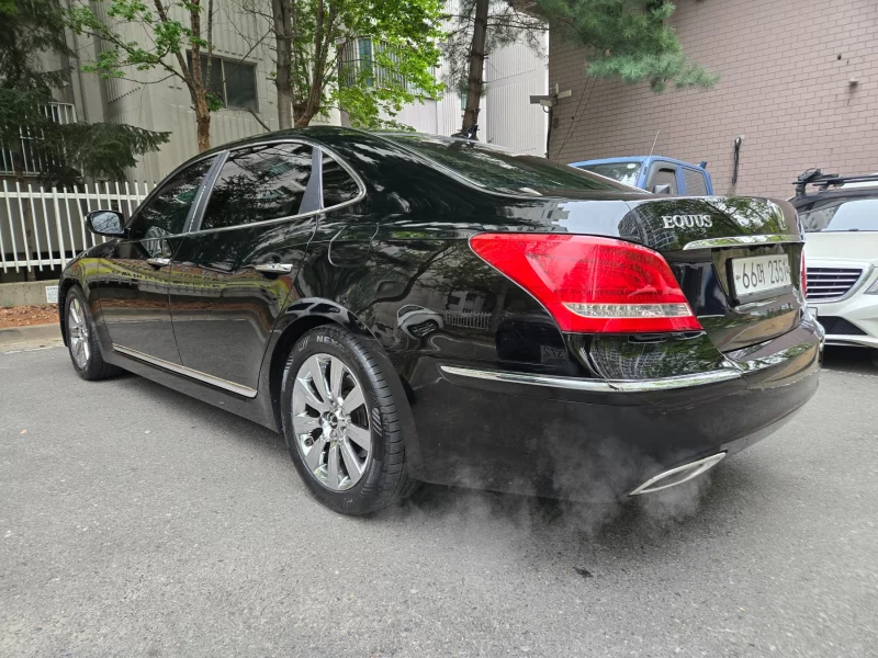 Hyundai Equus