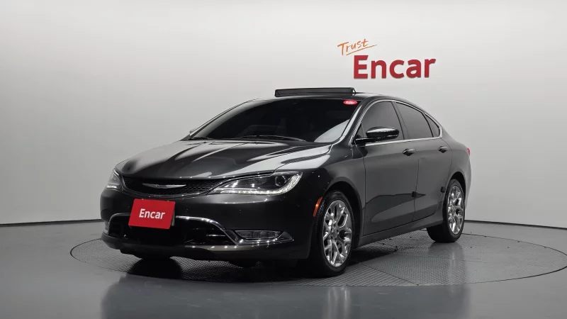 Chrysler 200